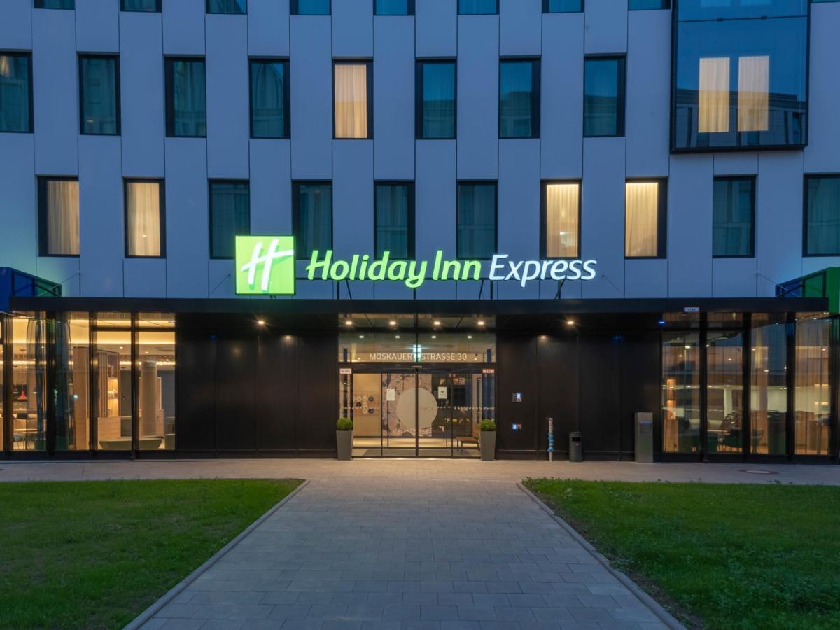 Holiday Inn Express Dusseldorf - Hauptbahnhof, An Ihg Hotel المظهر الخارجي الصورة